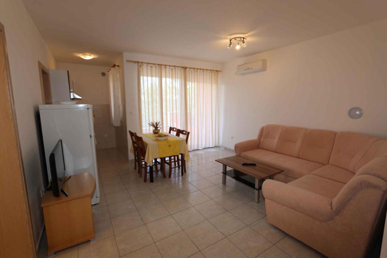 Apartments In Silo/Insel Krk 13430 Exterior photo